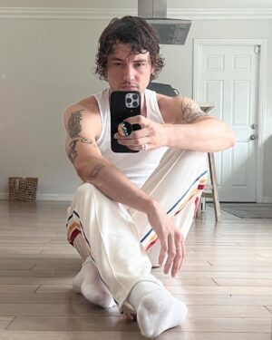Josh Whitehouse Instagram - Saturday 🧘🏻‍♂️🖖🏻 hullo