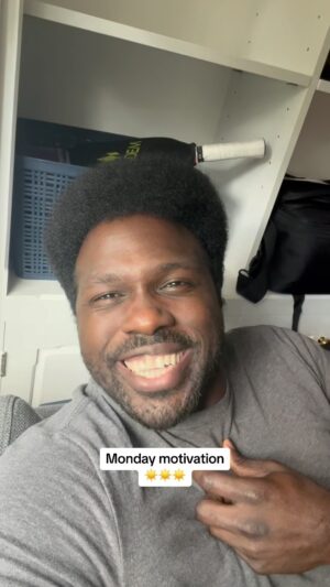 Joshua Henry Instagram - Let’s be honest! 
It’s a naked feeling sharing your art on the internet. You open yourself up for scrutiny, it’s an extremely vulnerable thing to do. You know what else is…
Performing period.  
We can can fight it or we can use social media as an opportunity to PRACTICE the qualities we’ll be needing to make a life in the arts anyway. Like anything else worthwhile it takes discipline, bravery, patience, thick skin. But my artist friend:
YOU ARE HERE TO SHARE. AND SHARING WILL ALWAYS BE A VULNERABLE ACT. Start slow…and don’t expect instant results. You got this🙌🏿  #ArtistMotivation #ThatGrowthLife #GrowWithThat #Positivity #Encouragement #YouCanDoThis #Create #Motivation #Reels