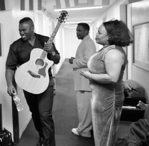 Joshua Henry Instagram - A night @metopera I won’t forget 💫 
Thank you for everything #StephenSchwartz
📸: @evzmm 1st shot
📸: @jennyandersonphoto backstage shots
Stylist: @sydneepaige_