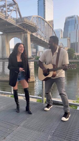 Joshua Henry Instagram - This song is everything. @steviewoodward and I had a Jamathon jamming on @silksonic’s #LeaveTheDoorOpen

#Reels #RnB #SilkSonic #BrunoMars #AndersonPak #Cover #Acoustic #BlackMusic