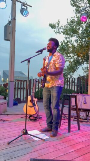 Joshua Henry Instagram - Taking a little journey back down memory lane, this song floods my memory of the good times @hamiltonmusical 💛 🎶 

#Reels #Broadway #Hamilton #DearTheodosia #LittleIsland #NYC #MusicalTheatre #Acoustic #Concert #LiveMusic #Guitar #Artist #JoshuaHenry