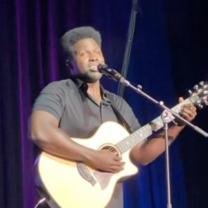 Joshua Henry Instagram - Tag & send a ❤️ to someone who matters to you. Arts education MATTERS to ME :) @tnartsacademy thanks for reminding me of it’s  importance and having me perform and talk to your teachers. Ya’ll are doing incredible things🙌🏿
