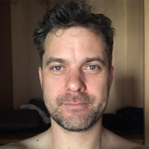 Joshua Jackson Instagram - 40 trips around the sun. What a year this has been. Thank you to the new friends and old who have made this the best trip yet.
