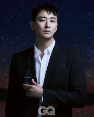 Ju Ji-hoon Instagram - DIOR BEAUTY X GQ KOREA
강렬하고 신비로운 향의
디올 소바쥬와 함께한 시간

#디올뷰티 #디올향수 #디올소바쥬 #소바쥬오드뚜왈렛 #DiorParfums #DiorSauvage @DIOR