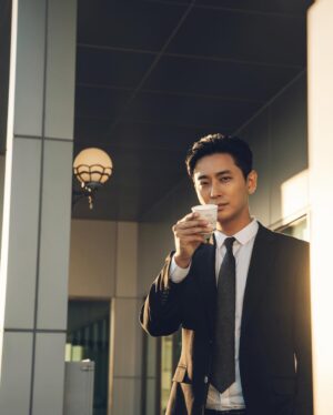 Ju Ji-hoon Instagram - #아이템 D-day pm10시 두두둥