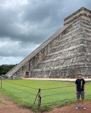 Juan Archuleta Instagram - What a special place 🐉😍 with the family!