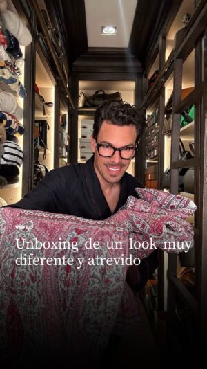 Juan Avellaneda Instagram - Unboxing de un look súper diferente y atrevido ¿y tu, te atreverías con algo así?

#haul #grwm #unboxing #streetstyle