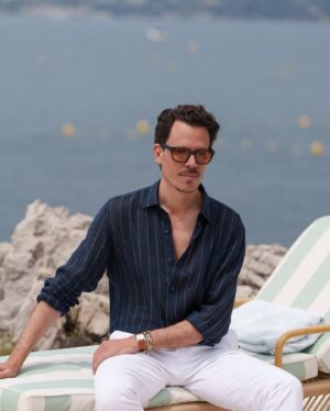 Juan Avellaneda Instagram - Aquí os dejo algunas de las fotografías del día 1 junto a @diorbeauty en el @hotelducapedenroc , aunque el ultimo video lo veo y me entra la risa porque me reconozco muchísimo escaqueándome haciendo deporte y la profe llamándome la atención 🤣🫰🏻✨

#vlog #france #travel #frenchriviera #dior #diorspa #diorbeauty #diorbeautylovers @dior #diorskincare