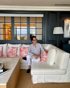 Juan Avellaneda Instagram - Aquí os dejo algunas de las fotografías del día 1 junto a @diorbeauty en el @hotelducapedenroc , aunque el ultimo video lo veo y me entra la risa porque me reconozco muchísimo escaqueándome haciendo deporte y la profe llamándome la atención 🤣🫰🏻✨

#vlog #france #travel #frenchriviera #dior #diorspa #diorbeauty #diorbeautylovers @dior #diorskincare