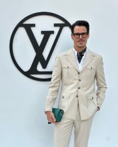 Juan Avellaneda Most Liked Photos and Posts