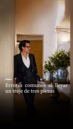 Juan Avellaneda Instagram - Errores más comunes al llevar un traje de tres piezas 

#suit #traje #boda #suitandtie #invitadaperfecta