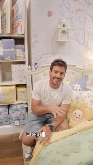Juan Diego Covarrubias Instagram - Acompáñame a ver la colección de verano de Pottery barn kids y mi selección de productos favoritos para mis hijas !