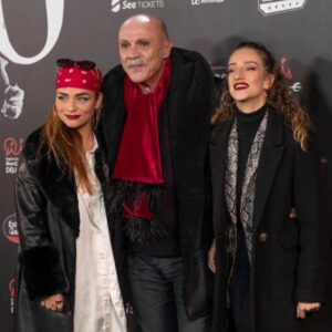Juan Fernández Instagram - El universo te va colocando en el camino a seres de luz para que alumbren tú destino y aquí estoy con dos de esos seres maravillosos @tatianadelalvz y @estherrcohen gracias por formar parte de mi vida.
#music #arte #cultura #guitarra #cante #baile #instagood #picoftheday #photooftheday #actor #actors #actorlife #acting  #followme #followers #theater #teatro #tvseries #tvshow #celebrities #lgtbi #lgtbespaña #gayfriendly