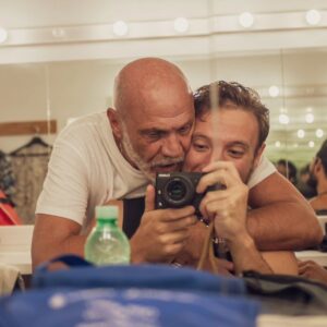 Juan Fernández Instagram - Él es Iván, un artista como la copa de un pino, con quién he tenido la gran suerte de compartir escenario en el Teatro Romano de Mérida. Gracias @ivancerezo.photo por todos los maravillosos momentos que hemos compartido.
@pentacionespectaculos @festivaldemerida #cultura #espectáculos #actor #actors #actorlife #acting  #theater #teatro #tvseries #tvshow #celebrities #lgtbi #lgtb #lgtbespaña #gayfriendly