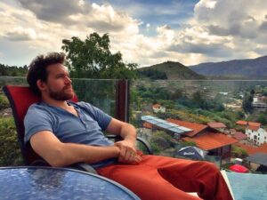 Juan Gil Navarro Instagram - Suites de La Colina ... Cumbrecita, Córdoba... Se nota que me cuesta estar relajado?