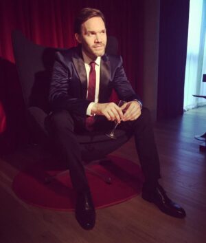 Juan Gil Navarro Instagram - Brit Rocker... Gracias querido Seba de @misintimosamigos