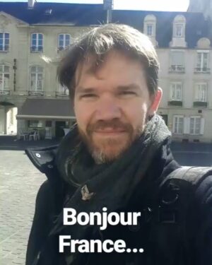 Juan Gil Navarro Instagram - Primer día de ensayos en Francia... #Copi #TeatroNacionalCervantes