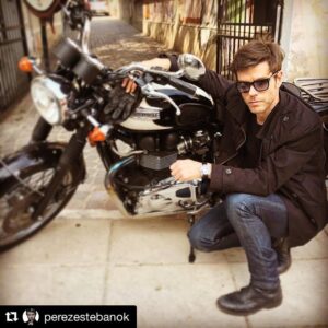 Juan Gil Navarro Instagram - Mi gran amigo @perezestebanok abrió su Instagram oficial... Los invito a que sigan a este excelente actor y enorme ser humano!
Te quiero hermanito!!
