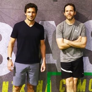 Juan Gil Navarro Instagram - Gracias @osteokinetic.trailrun por haberme acompañado en el entrenamiento más difícil que alguna vez he tenido. Sin haber entendido la importancia de entrenar la cabeza, no hubiese tenido ningún sentido entrenar el cuerpo. Y así el único objetivo del entrenamiento fue trabajar para ser flexible y resistente ante los desafíos. Te estoy profundamente agradecido Diego querido.
Y gracias totales a la enorme disposición de la gente de @bast.arg que nos volvió a abrir las puertas en el mejor gimnasio de Vicente López.