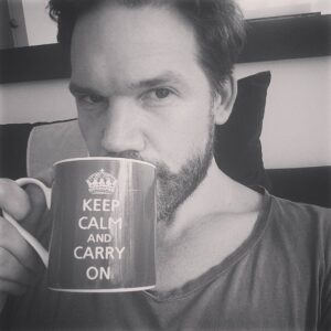 Juan Gil Navarro Instagram - Ningún buen marinero aprendió a navegar con un mar en calma...