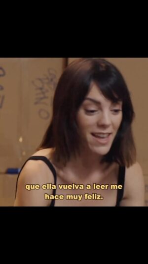 Juan Gómez-Jurado Instagram - Cuando Victoria Luengo (Antonia Scott) me dijo estas palabras tan hermosas sobre su madre, se me vino a la cabeza que mi padre nunca llegó a leer el libro y 😭. Él fue quien me contagió el placer de leer. A él le debo las ganas de contagiárselo a cuantas más personas (y más jóvenes) mejor. Tuvimos que cortar porque me rompí un poco. Cuánto le debemos a quienes nos enseñan. A la madre de Victoria, a papá… sin vosotros no estaríamos aquí. Gracias. 🙏🏻
