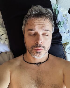 Juan Gómez-Jurado Instagram - Buenos y despeinados días 🌞