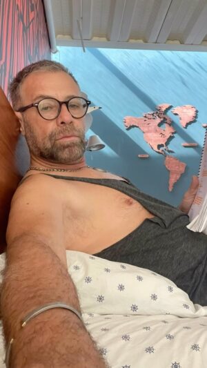 Juan Manuel Bernal Instagram - Que cómo estudia un Actor? Como Dios le de a entender! A cualquier hora!