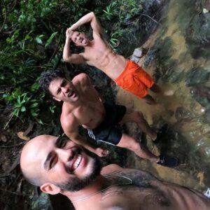 Juan Manuel Guilera Instagram - Un viaje con gente hermosa y recuerdos inolvidables 
Lxs quiero!