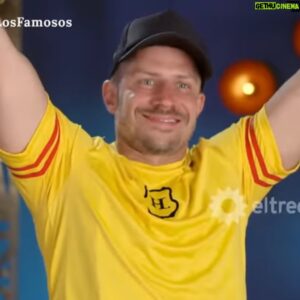 Juan Manuel Martino Instagram - Juego de staff en el @hoteldefamosos 🥇