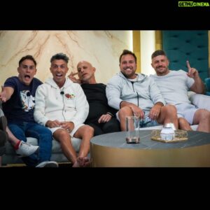 Juan Manuel Martino Instagram - Hay equipo en el @hoteldefamosos @soyalejoortiz @sebacobelli @fedebaronok