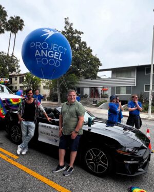 Juan Pablo Di Pace Instagram - Amazing to take part in @wehopride with @richardayoub for @projectangelfood ! 18,000 million meals deliver, 2,500 meals per day, 1.5 million per year… so proud to be a board member of this beautiful organization. “For life, for love, for as long as it takes”