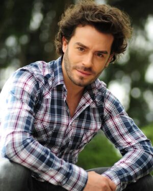 Juan Pablo Espinosa Instagram - #tbt 2011 en la revista @genterosaco el la época de “El Secretario”