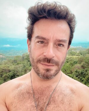 Juan Pablo Espinosa Instagram - Recarga en la Naturaleza 
🙌🏽 ✨
Nature Recharge