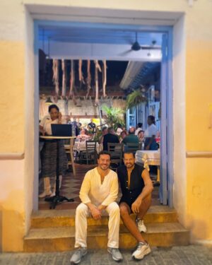 Juan Pablo Espinosa Instagram - Que alegría celebrar toda tu dedicación, tu gastronomía y tu amistad! Este lugar sigue igual de mágico al primer día que lo conocí, tu música, el sabor y todo tu equipo son maravillosos @juandelmar.official Gracias por ser el mejor!