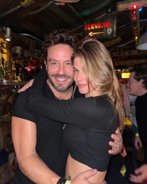 Juan Pablo Espinosa Instagram - Que alegría coincidir y poder celebrarte en persona! 
Happy Birthday mi @unlunar por muchos años más! 
Love You!