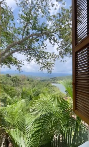 Juan Pablo Espinosa Instagram - La mejor vista! 
Te Amo mi Colombia! 
🌴🌿🌳
Shower with the best view! 
I love you my Colombia!