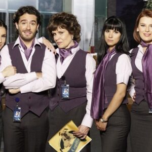Juan Pablo Espinosa Instagram - #tbt Que lujo, que honor y que gozadera fue trabajar con semejantes compañeras en #ElSecretario LAS AMOOOO @valelizcano @giraldomariamargarita @andrenieto101 @alexandraserranos 
Quien se acuerda de la bienvenida tan especial que le dieron al pobre Emilio? 😜🤣🤣🤣

#tbt one of my favorite projects I’ve gotten to work on, with such loving and talented women! So grateful to have had this opportunity in “El Secretario” basically a story of a man trying to get by in a job that had stereotypically been for women, a secretary. A wonderful comedy and a wonderful team 🙌🏽🙏🏼🤍