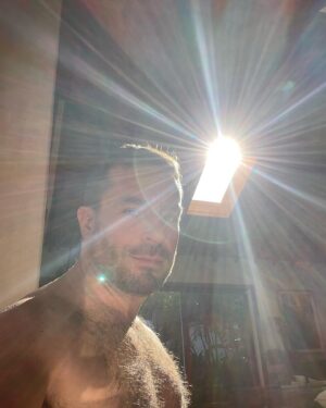 Juan Pablo Espinosa Instagram - Agradecido por Un año más 🕯️✨🙏🏼🙌🏽🤍
Un año de introspección, trascendentalismo y mucha contemplación. 
Gracias a todos los que hacen o han parte de mi vida. 
GRACIAS por tanto cariño 
por tanto apoyo
por tanto AMOR! 
Que todos sus sueños se hagan realidad! 

Grateful for Another year! 🕯️✨🙏🏼🙌🏽🤍
A year of introspection, trascendental thoughts and much contemplation. 
Thank you to everyone who is or has been part of my life.
THANK YOU for your presence 
For so much support 
For SO much LOVE! 
May all your dreams come true!