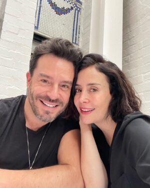 Juan Pablo Espinosa Instagram - Compartiendo sueños ♥️⭐️
@espinosajuanpa 

#cristinacampuzano #juanpabloespinosa #actores #amigos #paulinaycarlos