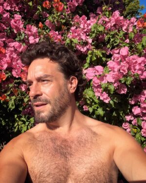 Juan Pablo Espinosa Instagram - Ya estás aquí Verano? 
☀️ 🌸 
Summer Are you here?