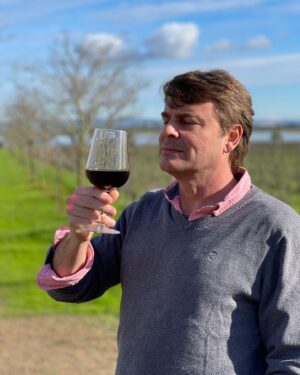 Juan Pablo Gamboa Instagram - Les deseo un feliz año desde uno de mis lugares favoritos… Sonoma. Celebren en familia, mucha salud y prosperidad para todos 🍷