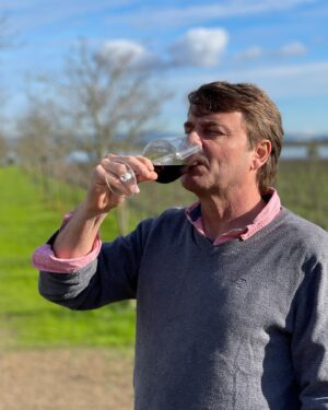 Juan Pablo Gamboa Instagram - Les deseo un feliz año desde uno de mis lugares favoritos… Sonoma. Celebren en familia, mucha salud y prosperidad para todos 🍷