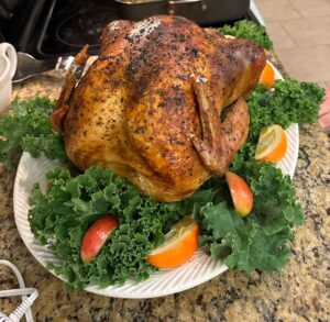 Juan Pablo Gamboa Instagram - Mil gracias a todos por sus mensajes de cumpleaños!! Apenas ahora logro verlos porque se me cruzo con la cocinada de Thanksgiving!! Aprecio mucho que se acuerden de mi en mi dia!! Aqui les mando una fotico del pajarito!