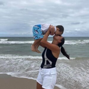 Juan Pablo Gamboa Instagram - Happy Mother’s Day amor!! Mateo es un ser feliz gracias a ti... @julimarce