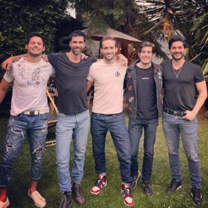 Juan Pablo Gil Instagram - Fin de semana con los hermanos del Monte … 🤠🥑 @emmanuelpalomares @matlechat @danielelbittar @mauriciohenao_