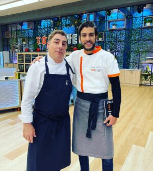 Juan Pablo Gil Instagram - 1. Con el Chef Pastelero mejor del Mundo con un restaurante que tiene ⭐️⭐️⭐️ Michelin. Un honor replicar un postre de @jordirocasan 

2. Haciendo Helado con nitrógeno Líquido 🧪👨‍🔬⚛️.

3. Quiubo quien te peino Lulú! 😉👨🏻‍🍳

4. Mi plato “Rocacao” réplica del chef.

5. El plato del chef @jordirocasan .

6. Ganeeee “pa que sepan donde vive lenchooo!! “ ánimo!!!!! 😁👨🏻‍🍳