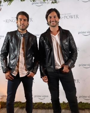 Juan Pablo Gil Instagram - Screening “The Rings of Power”  con mi hermano @danielelbittar
