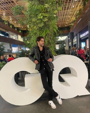 Juan Pablo Gil Instagram - GQ 
@angelopolis_puebla
#GQxAngelopolis #TheRunwayBehindWindowDisplay 
@allsaintsmex @allsaints