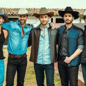 Juan Pablo Gil Instagram - Los hermanos “Del Monte” les mandamos un fuerte abrazo aquí pasando una tarde rica en Hacienda Santa Catalina!  #TeamLucas 🤠