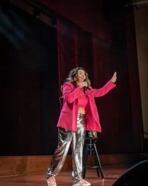Juan Pablo López Instagram - Valparaíso de mi amor ❤️😍 estuvo increíble el sábado padado, en Aula Magna de la UFSM. Muchas gracias público lindo 🫶🏻🌟.

Santiago
- 12 de Julio, doble función, 20 y 22 horas, Teatro Oriente.

Regiones
- Concepción, 18 Julio, Teatro U. De Conce, últimas entradas.
- Pucón, 25 de Julio, Black Forest, doble función.
- Victoria, 26 de Julio, Taberu.
- Temuco, 27 de Julio, Teatro Municipal.

Abrió el show la talentosa @laarossyrossy 

📸 fotos de la amiga @kattasaurus 

El gran trabajo de @tereacevedoe liderando el equipo de trabajo. 

🎟 Entradas en lopezcomediante.cl

#valparaiso #santiago #humor #comedia #standup #standupcomedy